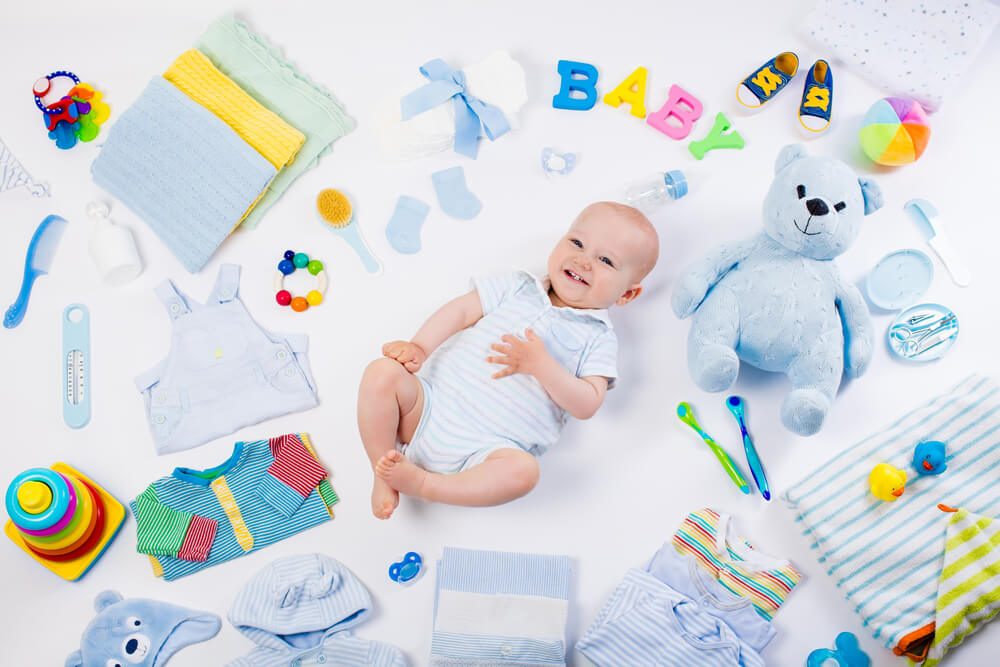 Babykleidung und Babysachen
